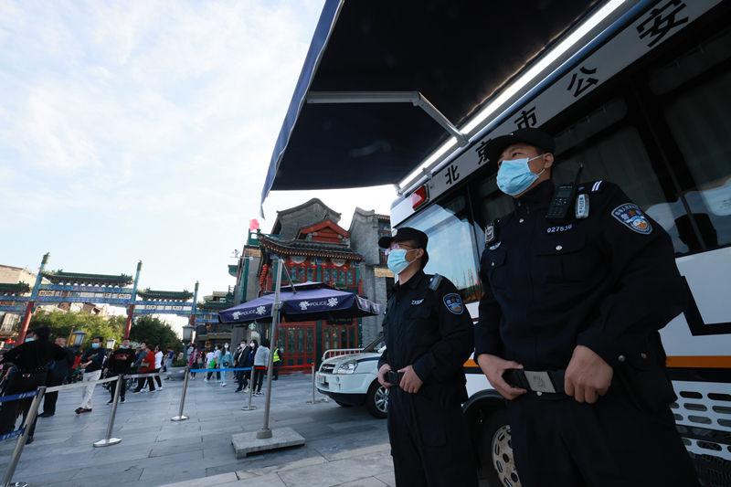 美國企業盡職調查公司明茨集團（Mintz Group），其設立在北京的辦公室遭警察突擊搜索。圖為北京公安示意圖。   圖：翻攝自央視網