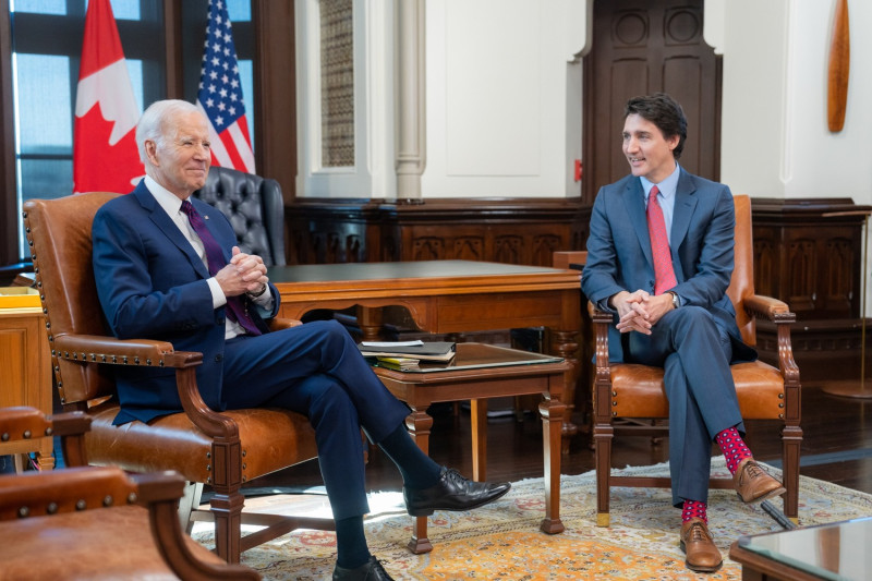 拜登前往加拿大首都渥太華（Ottawa）訪問，與杜魯道舉行雙邊會談。   圖：翻攝拜登臉書