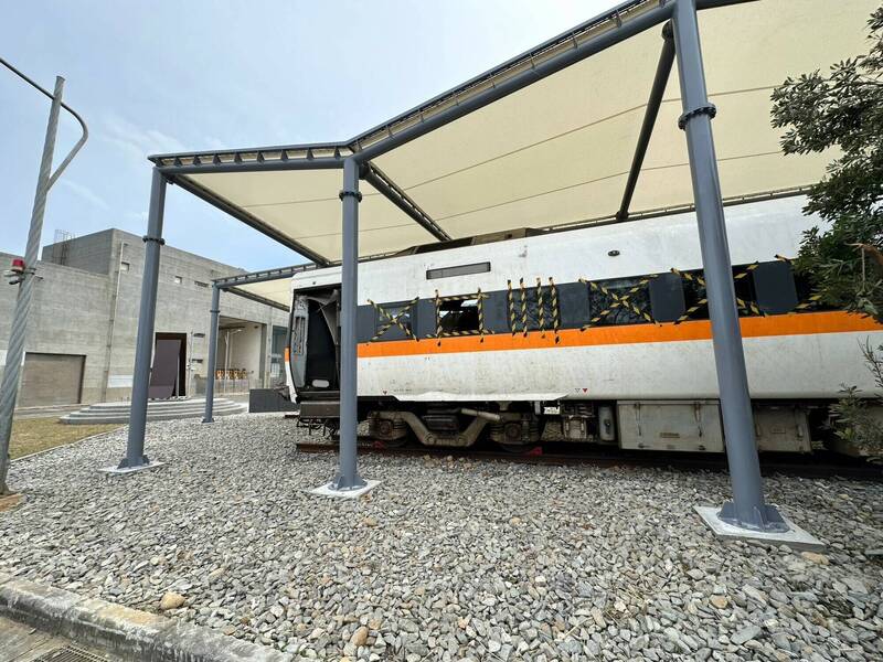 台鐵局長杜微指出，0402太魯閣號事故列車也將在2026年開放展示，成為員工安全訓練教材。   圖：台鐵局／提供