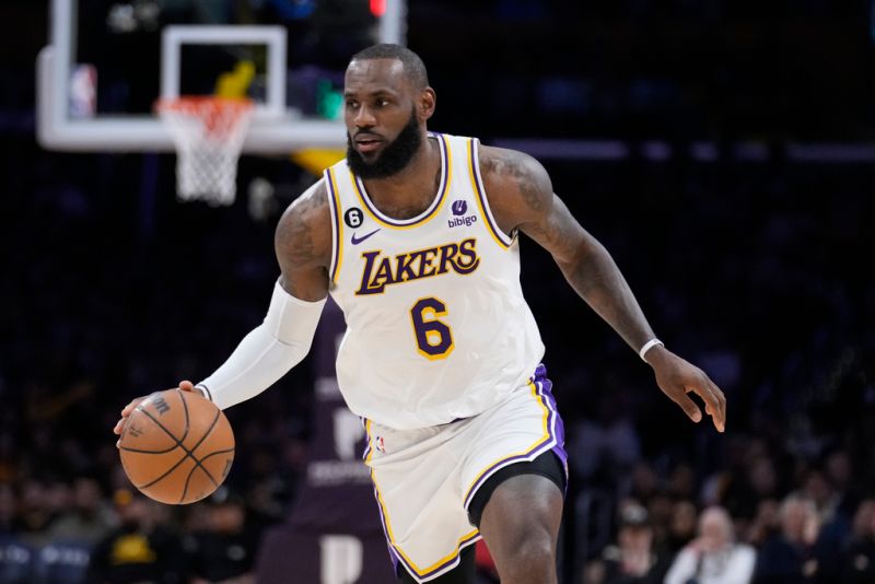 「詹皇」LeBron James正式回歸。   圖／美聯社／達志影像