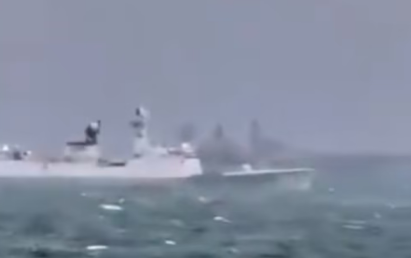 《騰訊新聞》「鋒芒 FM」釋出照片表示，解放軍出動 9 艘艦艇對 3 艘美艦進行逐一包圍。照片模糊，無法進行辨別。   圖: 翻攝自《騰訊新聞》「鋒芒 FM」