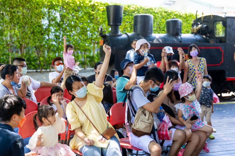 旗山車站4月推出「一旗同樂-童玩體驗」活動。   圖：高雄市文化局/提供