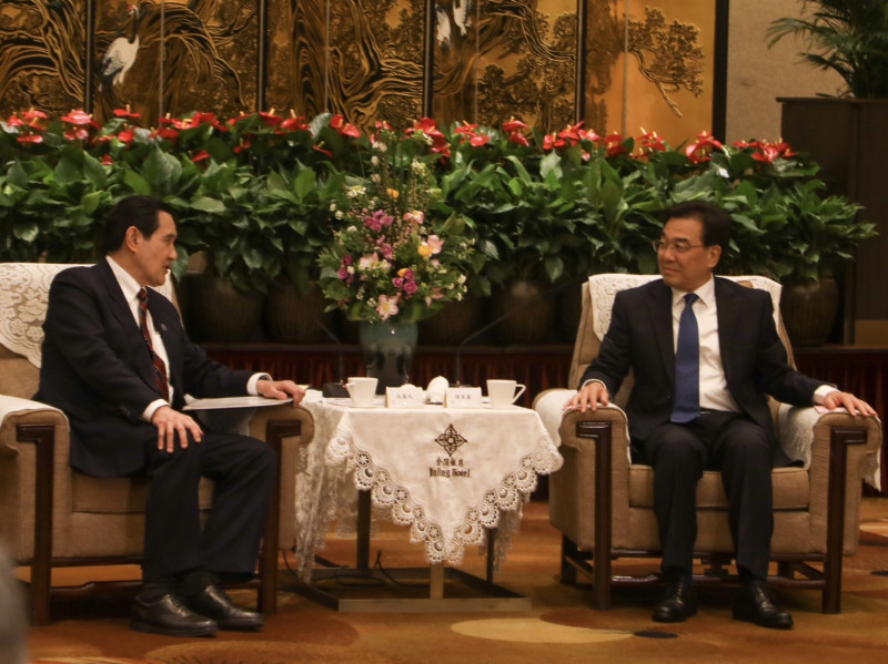 前總統馬英九與江蘇省委書記信長星會面。   圖：馬英九基金會/提供
