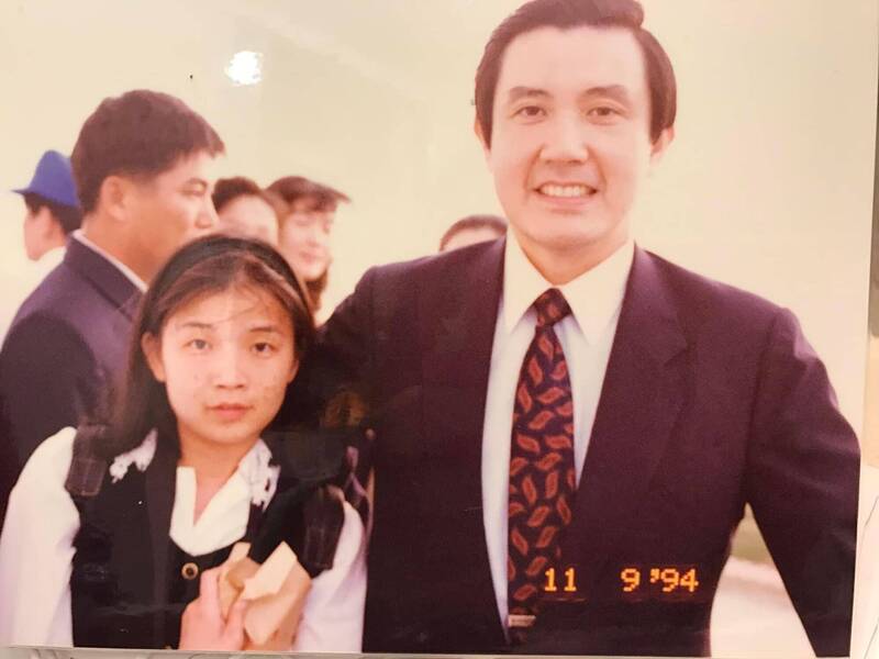 蔡玉真27年前和馬英九合影。   圖：翻攝臉書