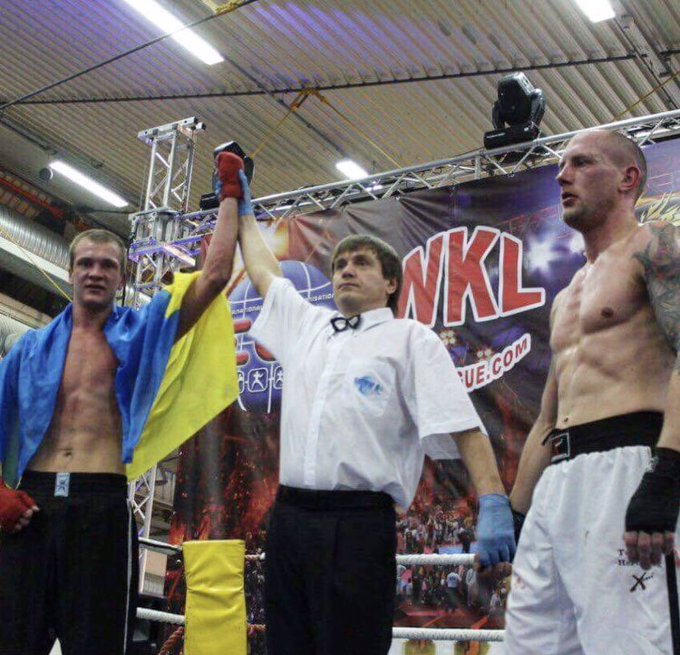 在俄烏戰爭爆發前，梅里諾夫（Vitaliy Merino）是專業踢拳選手，並 4 度奪得世界踢拳冠軍。   圖：翻攝自「Visegrad 24」推特