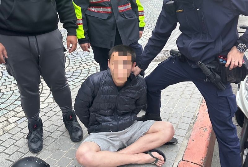 ▲台中監獄外役監26歲受刑人姜建利逃脫，警方順利將其逮捕到案。（圖／翻攝畫面）   