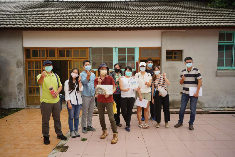 高雄以住代護邀請餐飲、旅宿及文創相關產業入駐眷村。   圖：高雄市文化局/提供