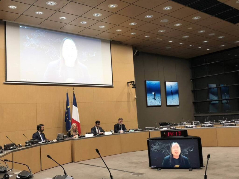 唐鳳12日受邀在法國國民議會「外國干涉調查委員」聽證會，視訊分享台灣對抗境外網路攻擊的經驗。   圖：駐法國台北代表處提供