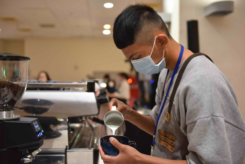 咖啡拉花競賽。   圖：新北市勞工局提供