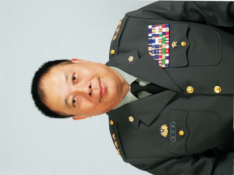 總統府令，陸軍司令徐衍璞上將調任國防部軍備副部長。   圖：國防部提供