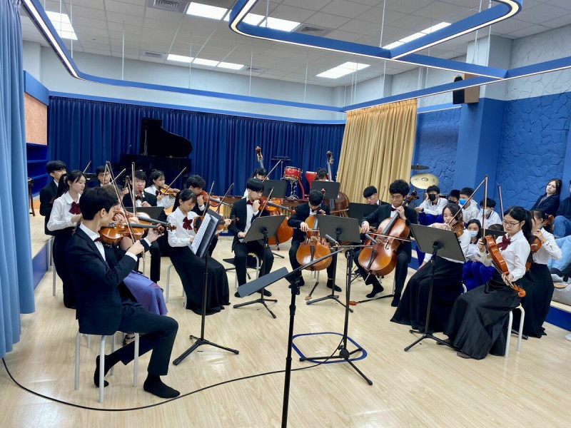 光仁中學將傳統音樂教室改造成「光音共振場」，兼顧美感、聽覺、視覺享受。   圖：新北市教育局提供