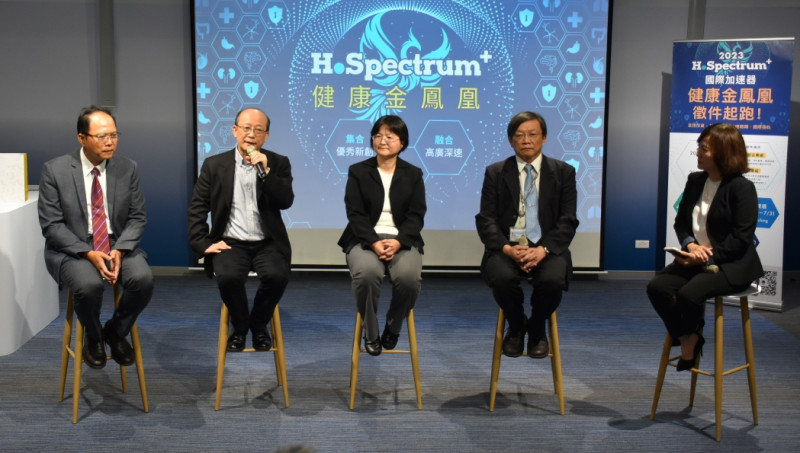 H.Spectrum+ 首場說明會後舉行座談。   圖：孫家銘攝