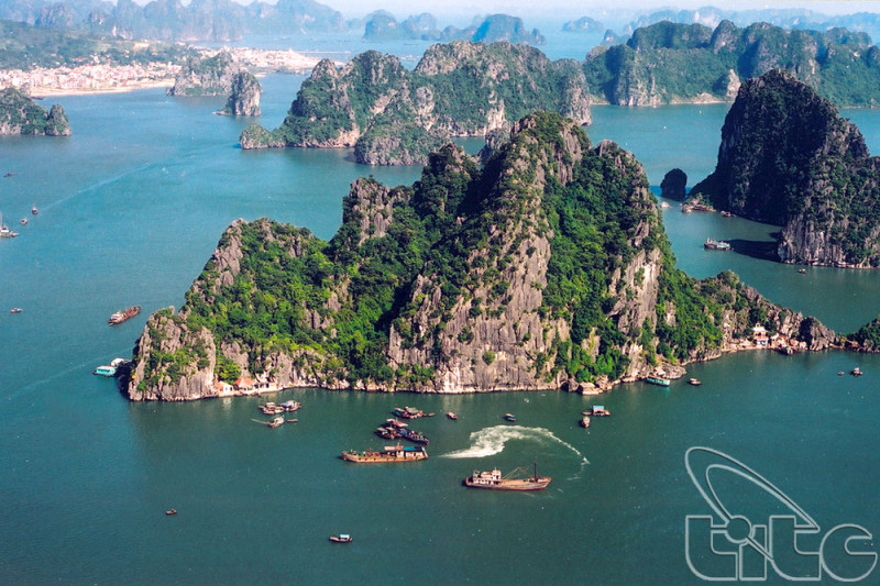 新世界七大奇景之一的下龍灣。   圖：翻攝自越南觀光局網站