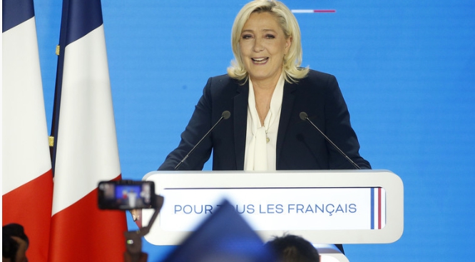 法國極右翼政黨「國民聯盟」議會黨領袖瑪麗娜·勒龐。   圖 : 翻攝自環球網