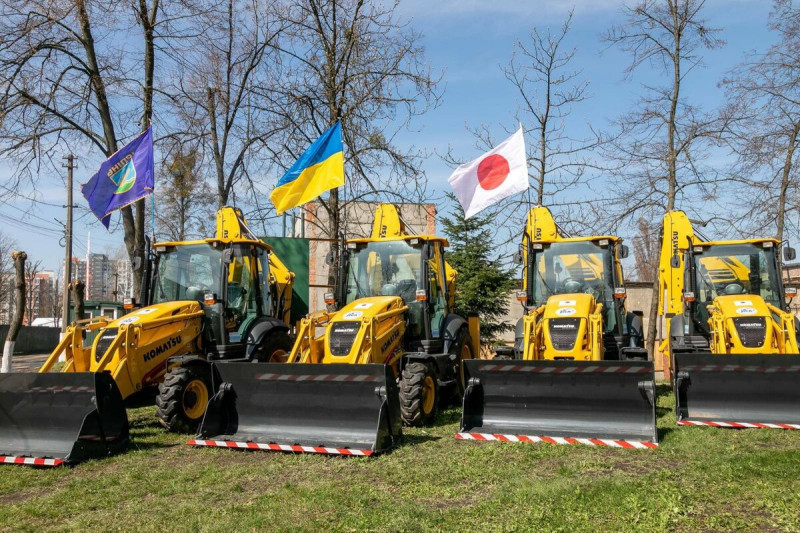 日本捐贈機具協助烏克蘭重建。   圖：翻攝自烏克蘭重建部推特