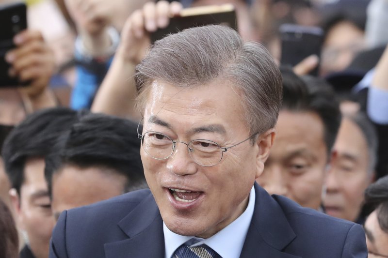 最新的出口民調顯示，文在寅已贏得南韓總統大選。資料照片。   圖：達志影像/美聯社