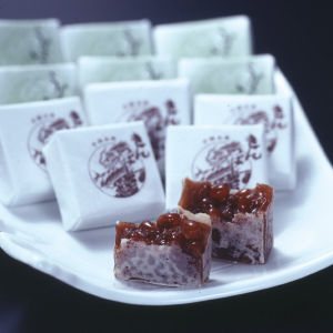 中田屋可說是金澤地區高級甜點「金鍔」的代名詞，這次亦來台展售。   圖：翻攝自新光三越 台南新天地 官方網站