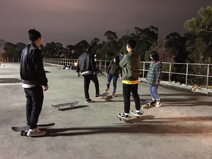 台中滑板場地現正規劃中，提供照片為東海大學滑板社練習情形。   圖:台中市政府/提供