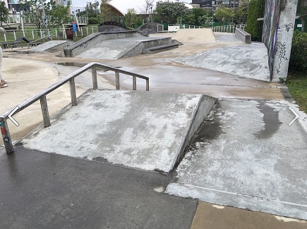 台中滑板場地現正規劃中，提供照片為東海大學滑板社練習情形及桃園縣有類似場地。   圖:台中市政府/提供