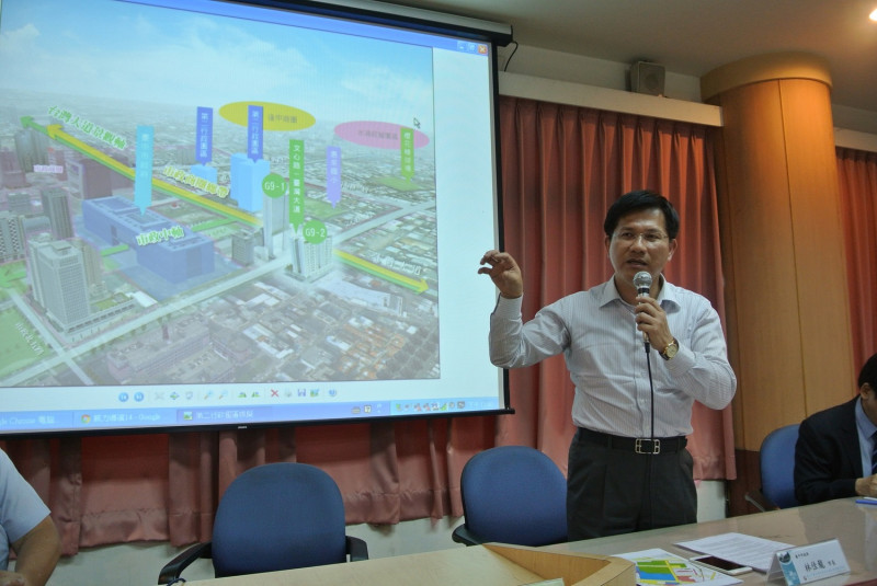 林佳龍說明新市政中心的規劃。   圖：唐復年/攝