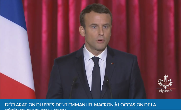 法國新任總統馬克宏在愛麗榭宮發表就職演說，強調將致力恢復法國人對未來的信心，也將推動和解。   圖：翻攝愛麗榭宮官網