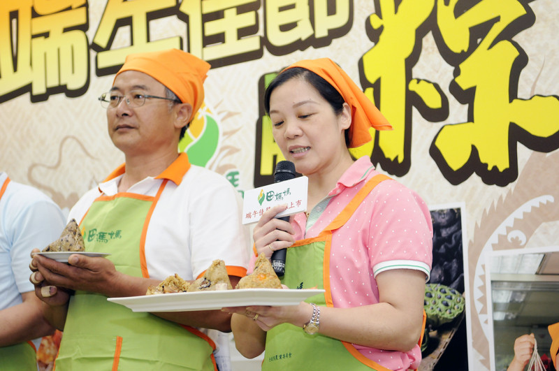 端午節將屆，想買台灣各地媽媽用愛心親手包的好子粽子，現在正是時候。   圖：行政院農業委員會提供