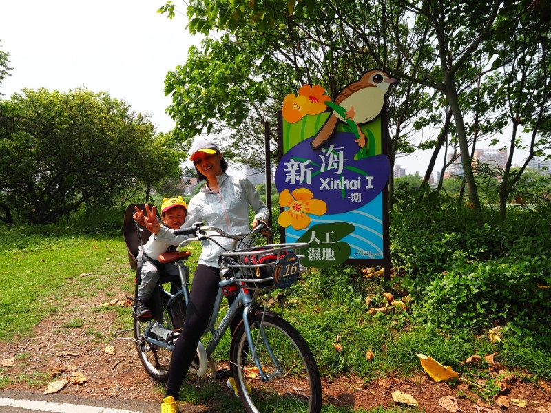 和媽咪一起探險去。   圖：新北市高灘處提供