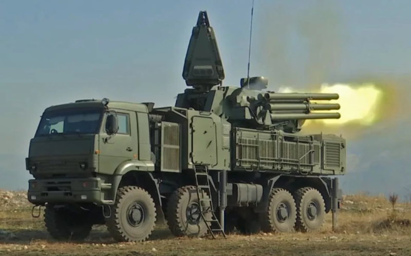 俄軍裝備的「鎧甲-S1」彈砲合一防空系統。   圖：翻攝自彭湃新聞