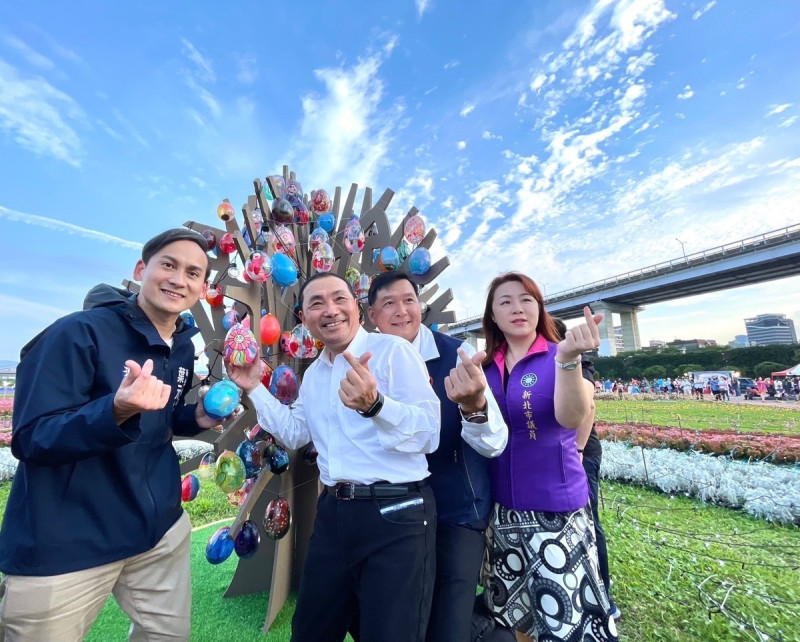 現場許多民眾及貴賓同樂，歡迎大家來逛蝶戀季。   圖：新北市高灘地工程管理處提供