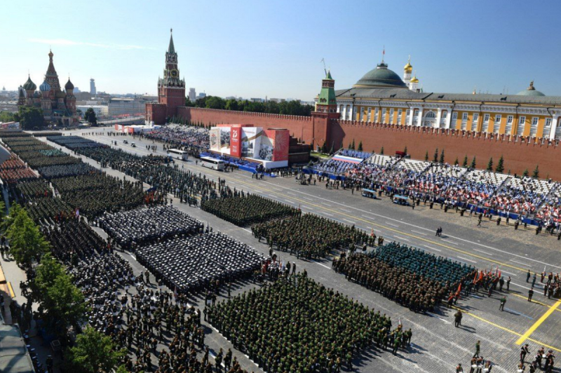 俄羅斯「勝利日」紅場閱兵在台北時間 15 時於莫斯科正式開始。   圖: 翻攝自推特 @dana916