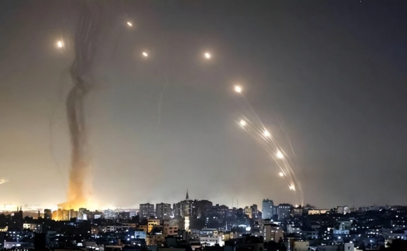 巴勒斯坦向以色列發射 289 枚火箭彈。    圖：翻攝自環球亮亮評