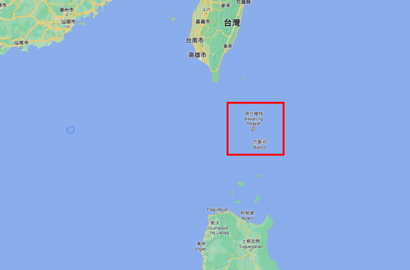 巴丹群島（Batanes）距離台灣不到 200 公里（125英里）。這些島嶼和台灣之間的巴士海峽（Bashi Channel）被認為是航行於西太平洋和有爭議的南海之間船隻的咽喉要道，也是中共入侵台灣時的關鍵水道。   圖：擷自google map