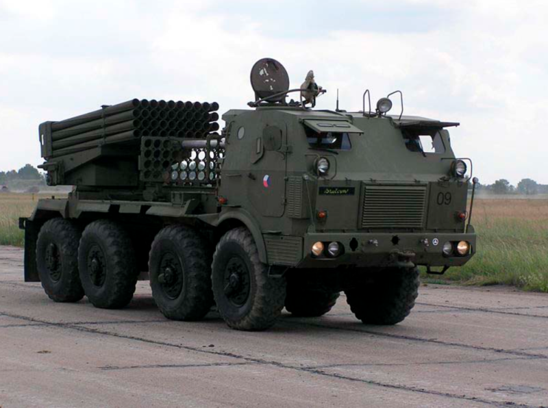 RM-70 是由捷克與斯洛伐克製造的 122 毫米 40 管火箭炮發射系統，是在蘇聯 BM-21式多管火箭炮基礎上改進而成。   圖：翻攝自維基百科