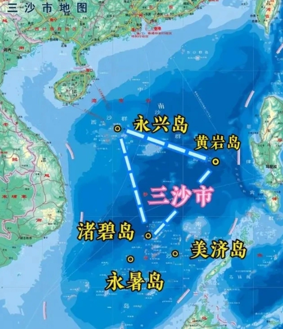 中國已在南海填島造陸，興建了三座島礁，號稱不沉航母。   圖 : 翻攝自騰訊新聞/俯瞰全球