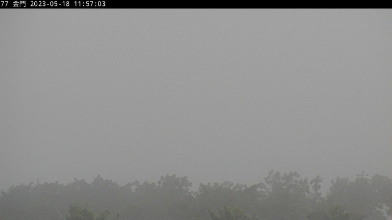 今天一早金門就開始起霧，目前仍濃霧深鎖。   圖：翻攝自環保署空品監測網
