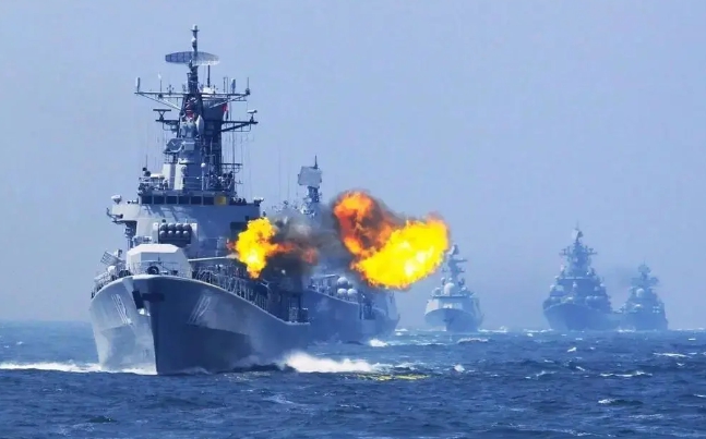 中國解放軍戰艦實彈軍演。   圖 : 翻攝自車馬點兵V