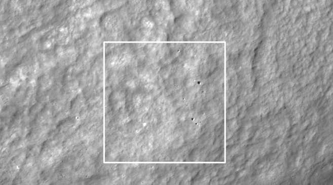 NASA公布的最新月球照，美媒稱，這是月球勘測軌道飛行器拍攝到的日本白兔-R任務一號著陸器撞擊月球的區域。   圖 : 翻攝自NASA