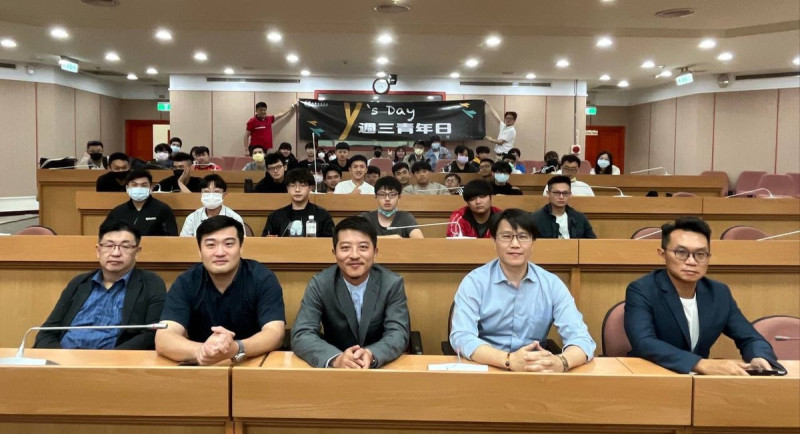 Y’s Day 「週三青年日」系列第二場活動，於台北海洋科技大學台北校區舉辦，一同探討台灣國家安全中青年的角色。    圖：台灣智庫/提供