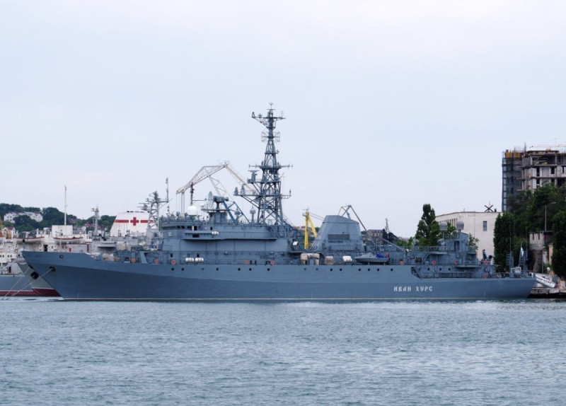 在黑海的俄國偵察艦「伊凡庫爾斯」號。   圖 : 翻攝自推特