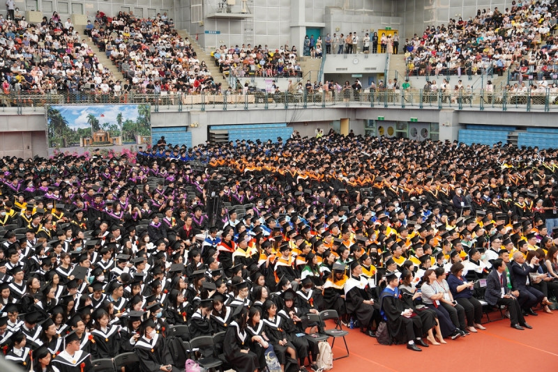 台大今年畢業生總計9123人，其中包括學士班5166人、碩士班3923人以及博士班的423人獲得畢業證書。   圖：台大提供