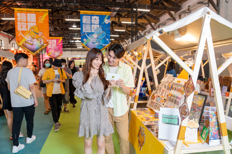 文青限定「創作者市集」，邀請台灣創作者進駐擺攤。   圖：橘子集團/提供