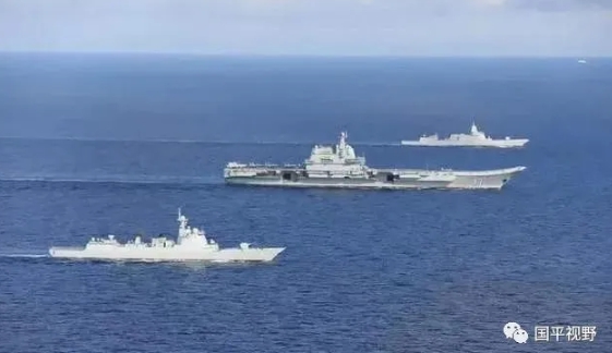 台海與南海安全，將成為香格里拉防長會議的對話焦點。圖為解放軍「山東」號航艦編隊艦船 3 艘，通過台灣海峽。   圖 : 翻攝自國平視野