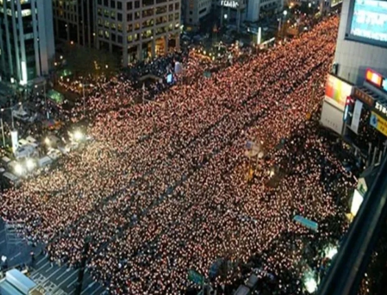 沖繩 (舊名琉球)曾在2006年發起獨立大遊行。    圖 : 翻攝自烏鴉校對