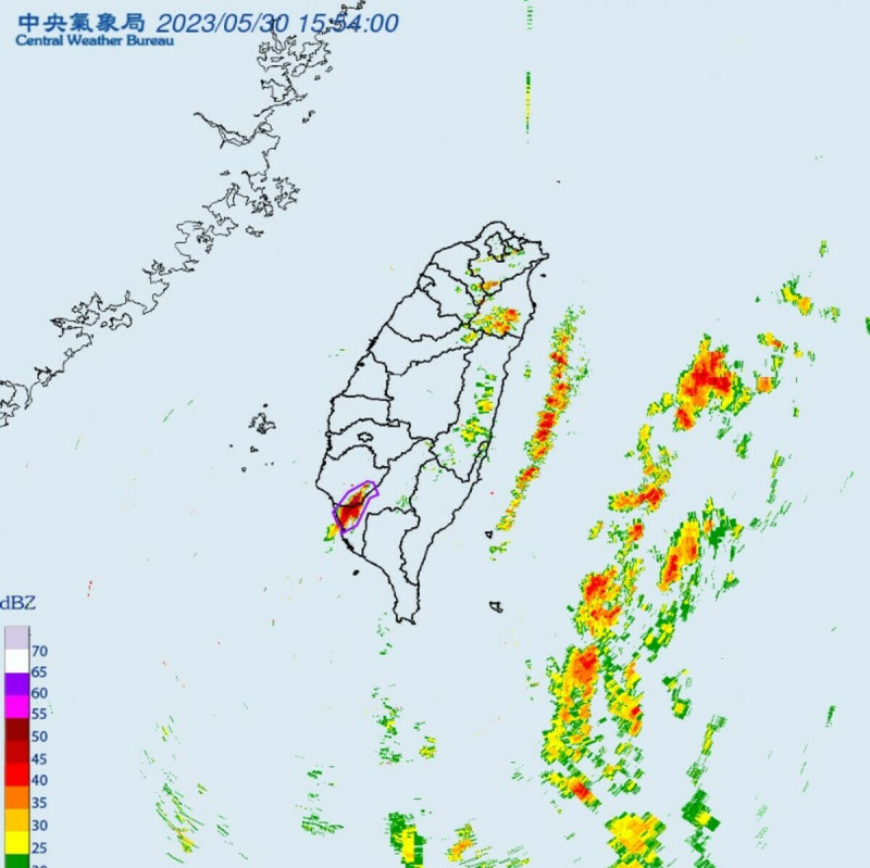 下午北高雄及台南交界處下起短暫陣雨，暫緩中南部的高溫。   圖：取自中央氣象局網站