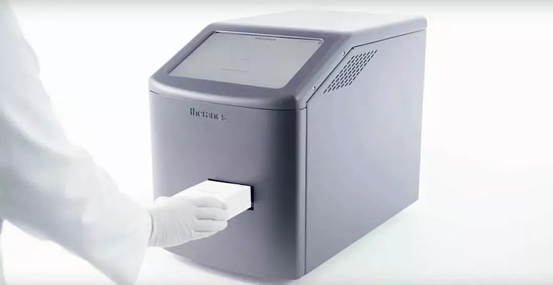 血檢公司Theranos，號稱只要從手指抽取少量血液樣本，就可以篩檢出上百種疾病。   圖：翻攝自雪球網