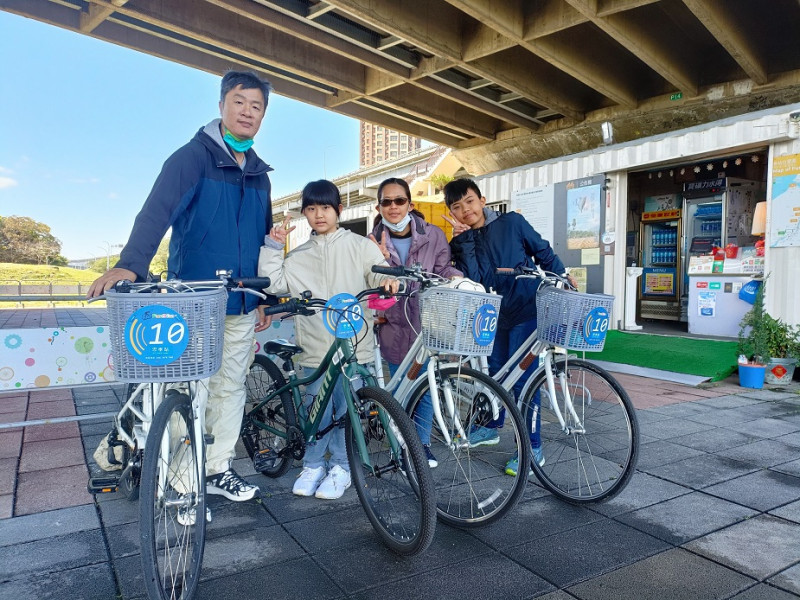 新北河濱公園14個自行車租借站，提供民眾便利友善的自行車環境。   圖：新北市高灘處／提供
