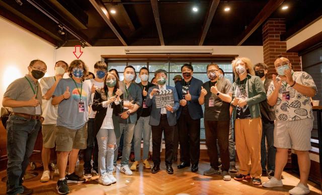「輝哥」在九月初涉嫌性騷後，九月底亦曾出席支持民進黨台北市長候選人陳時中的影視產業座談會。   圖：黃揚明臉書