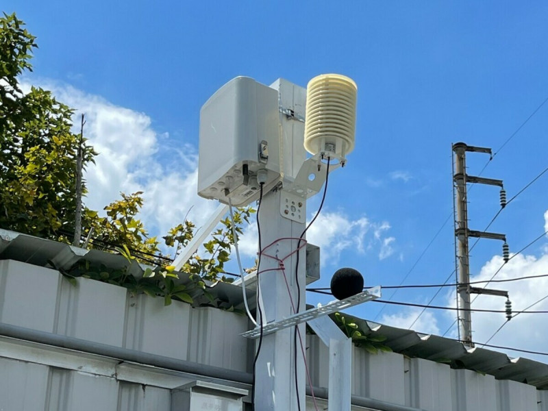 工地空品感測器(PM2.5、PM10)及噪音感測器。   圖：新北市環保局提供
