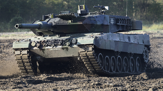「豹-2」威力極強，曾直接使俄坦克瞬間解體，為烏克蘭帶來突破性戰力。 圖：翻攝自新浪