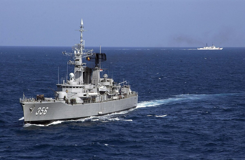 印尼海軍「艾哈邁德·亞尼級」巡防艦。圖為與美國海岸巡防艦「CARAT」海上操演。   圖：翻攝U.S. Navy(資料照片)